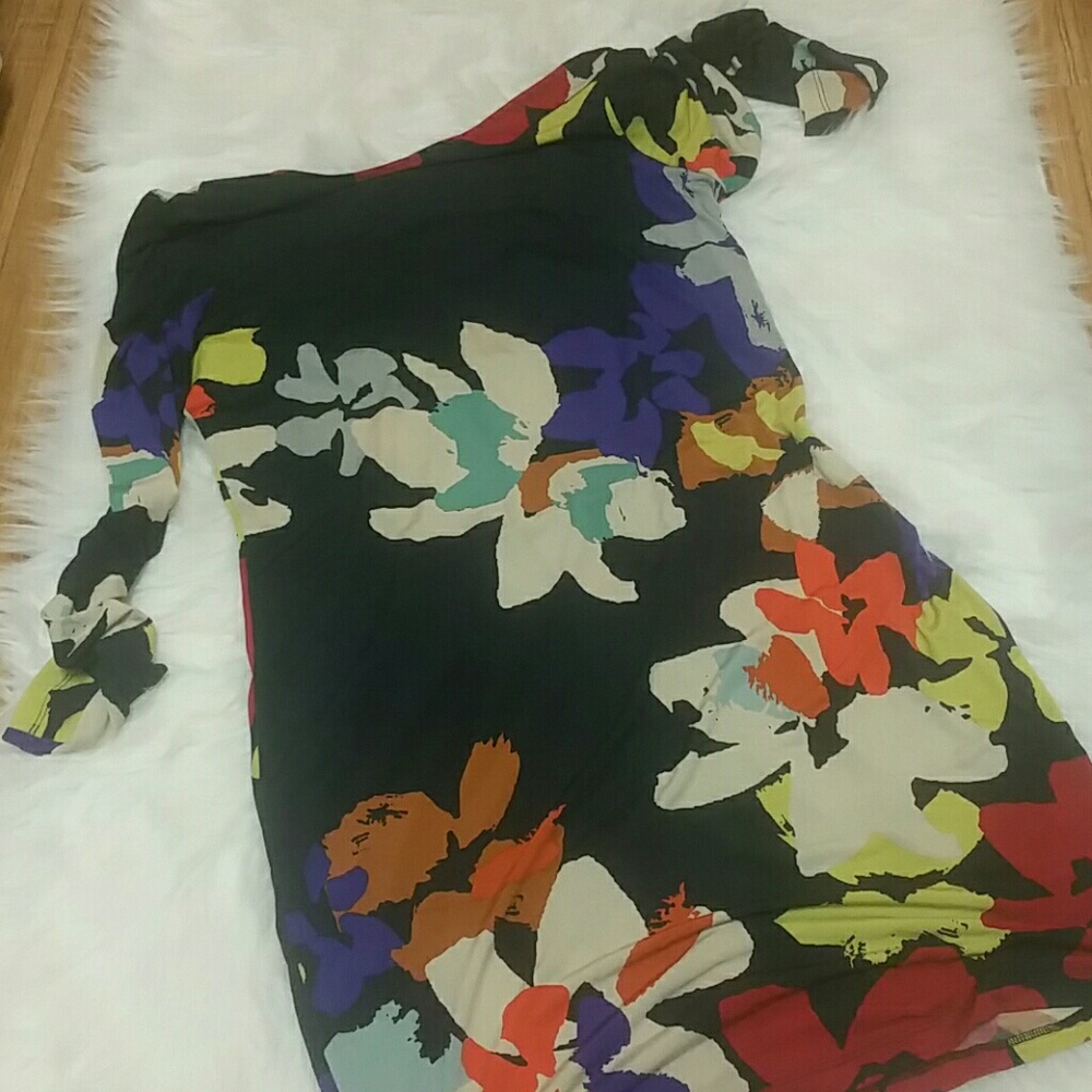 🏷BCBG MaxAzria Swing Back Dress